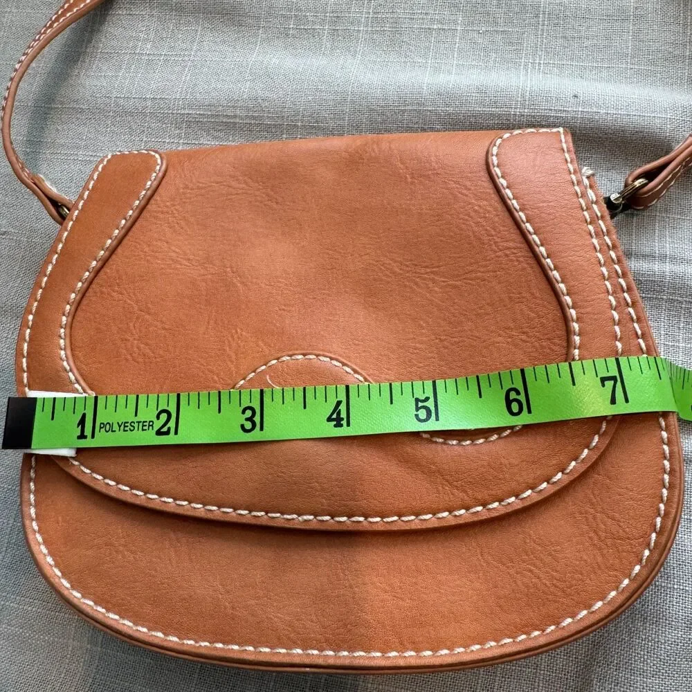 Universal Threads Faux Leather Crossbody Purse – 7.5
